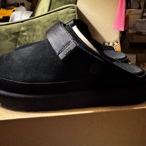 UGG Women's Goldenstar Clog